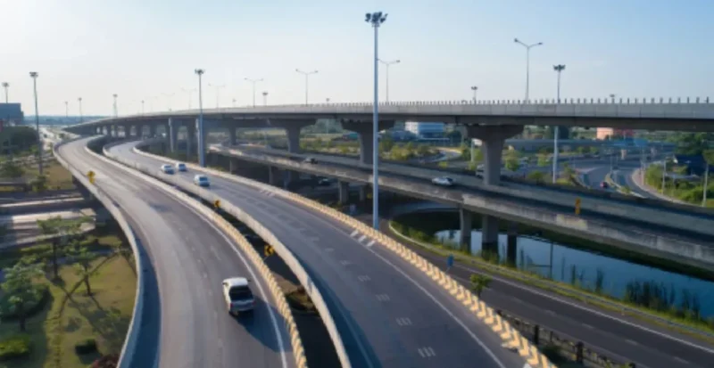 More then 16000 crore rupees will be spent to built five new elevated flyovers in UP
